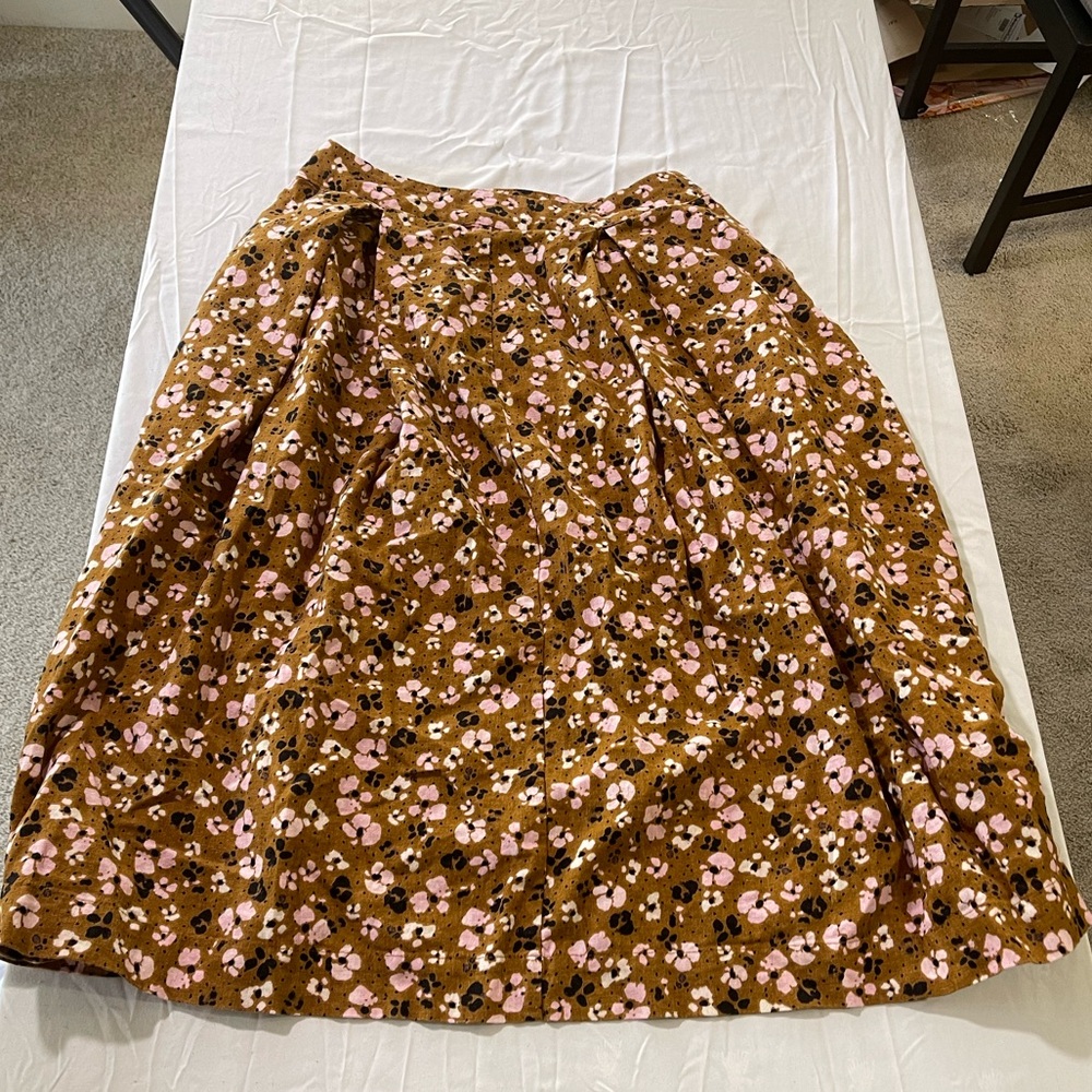 ✨3 for $20✨ Who What Wear Midi Skirt